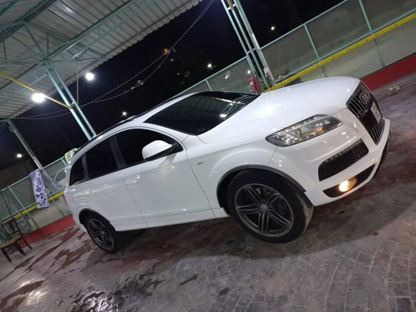 أودي Q7 2012 - صورة 2