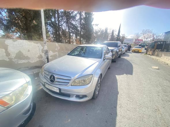 مرسيدس C180 2009 - صورة 3