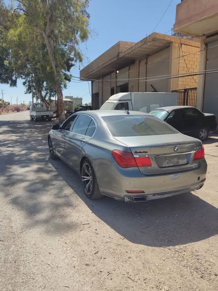 بي إم دبليو 740 2009 - صورة 1