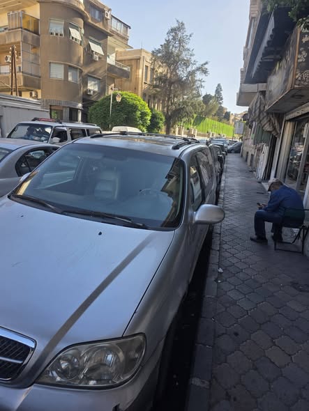 كيا سيدونا 2006 - صورة 3