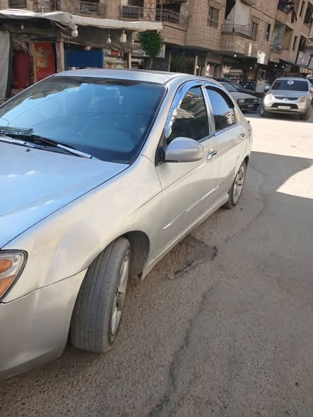 كيا سيراتو 2008 - صورة 3