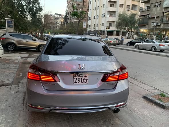 هوندا أكورد 2017 - صورة 2