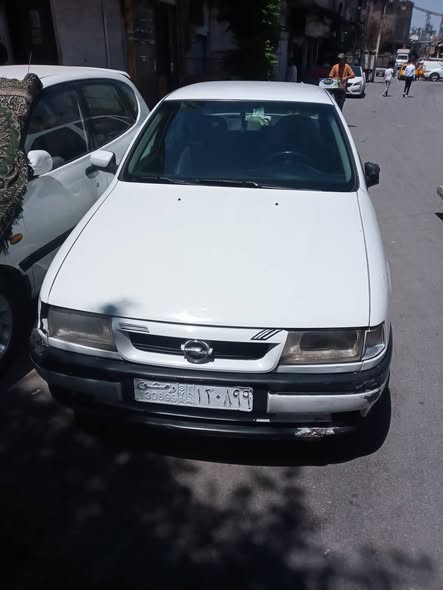 اوبل فيكترا 1994 - صورة 1