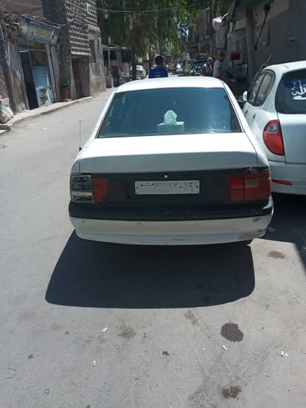 اوبل فيكترا 1994 - صورة 3