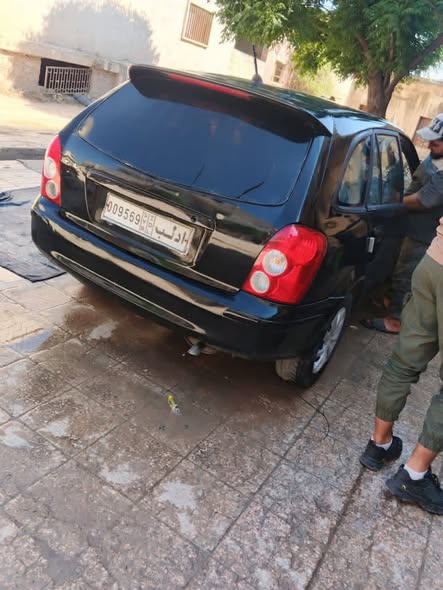 مازدا 323 2002 - صورة 2