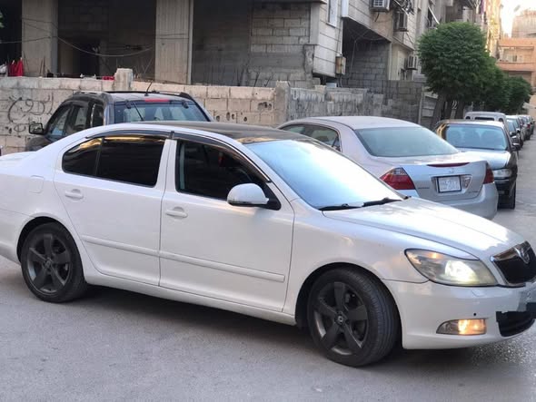 سكودا أوكتافيا 2010 - صورة 1