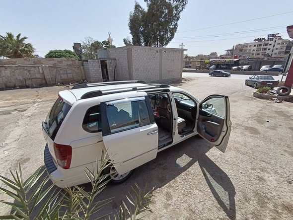 كيا كرنفال 2008 - صورة 4