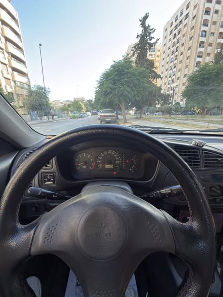 ميتسوبيشي لانسر 2000 - صورة 1