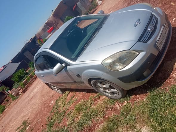 كيا ريو 2007 - صورة 1