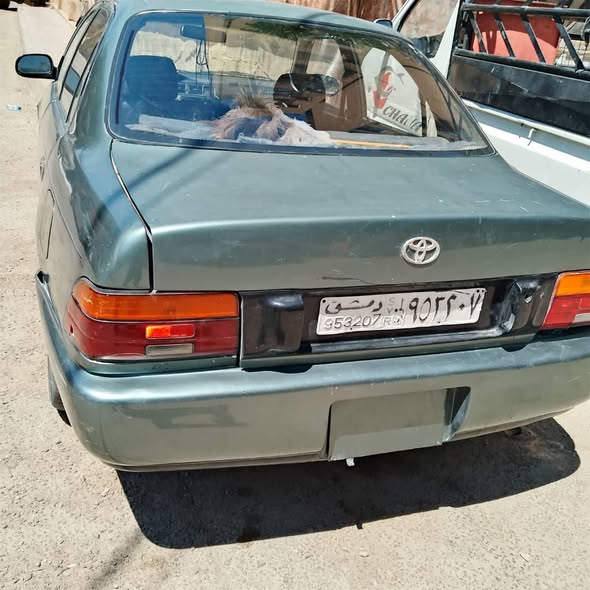 تويوتا كورولا 1993 - صورة 4