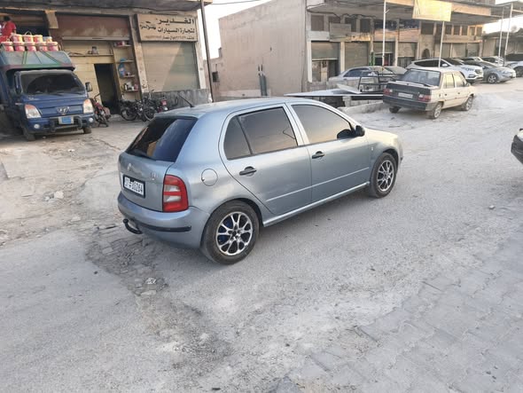 سكودا فابيا 2003 - صورة 3