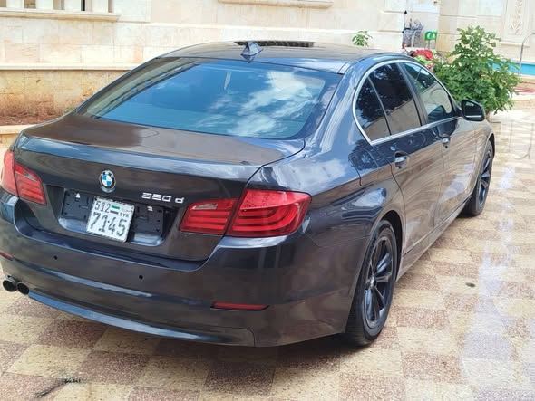 بي إم دبليو 520d 2012 - صورة 3