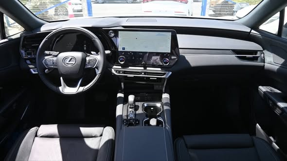 لكزس LX 2026 - صورة 3