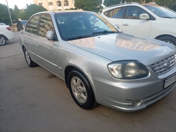 هيونداي فيرنا 2004 - صورة 3