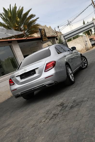 مرسيدس E300 2018 - صورة 4