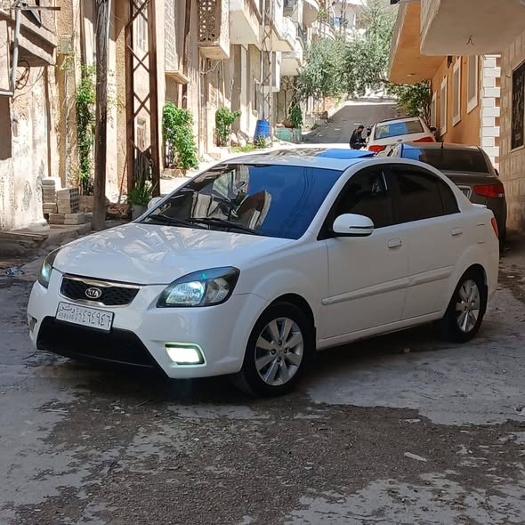 كيا ريو 2011 - صورة 2