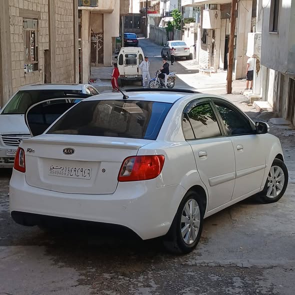 كيا ريو 2011 - صورة 4
