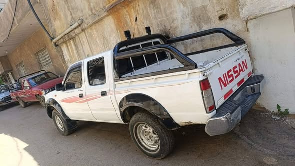 نيسان بيك أب 2010 - صورة 1