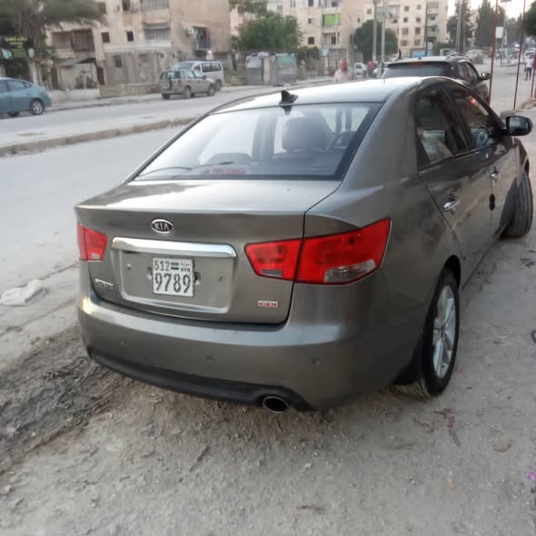 كيا فورتي 2012 - صورة 2