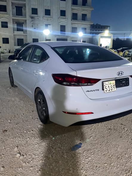 هيونداي أفانتي 2018 - صورة 2