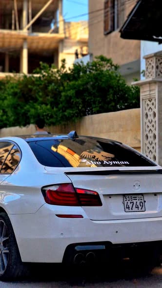 بي إم دبليو 520 2011 - صورة 4