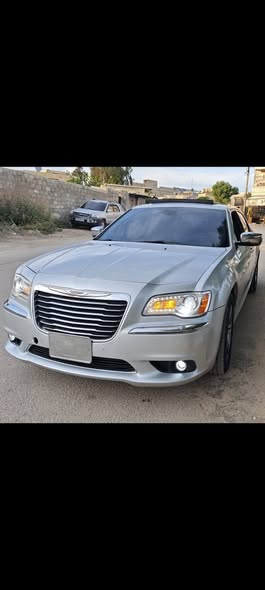 كرايسلر 300 2012 - صورة 1