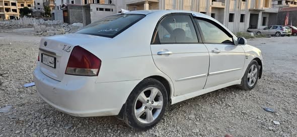 كيا سيراتو 2007 - صورة 4