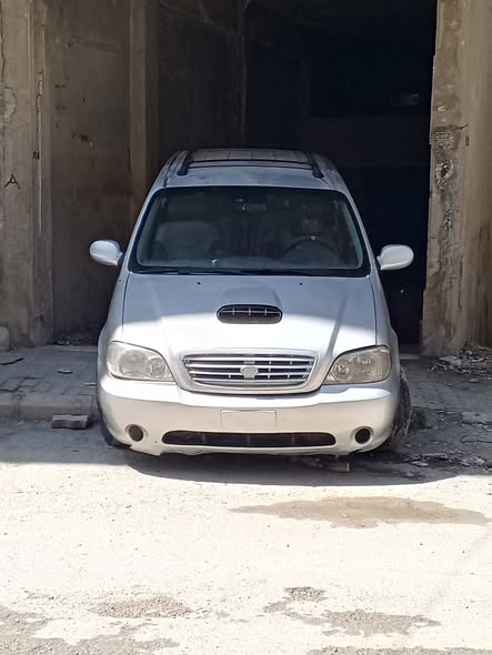 كيا كرنفال 2004 - صورة 2