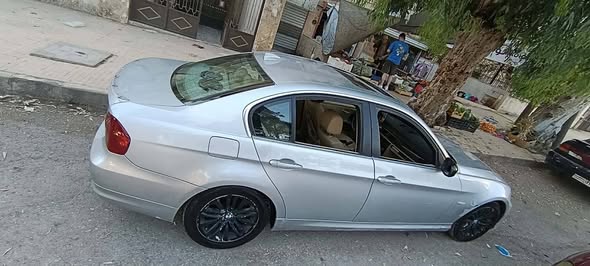 بي إم دبليو 323 2010 - صورة 5