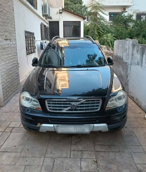 فولفو XC90 2009 - صورة 1