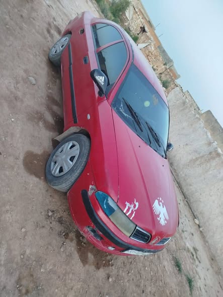 ميتسوبيشي كاريزما 2001 - صورة 1