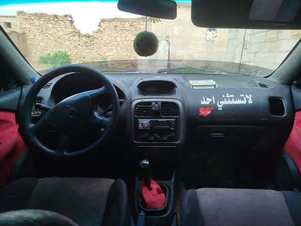 ميتسوبيشي كاريزما 2001 - صورة 3