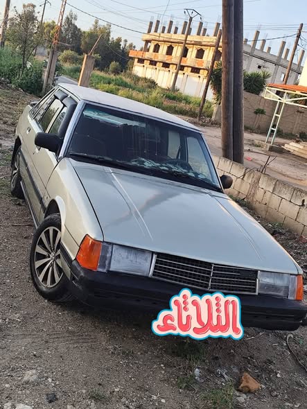مازدا ٩٢٩ 1983 - صورة 5