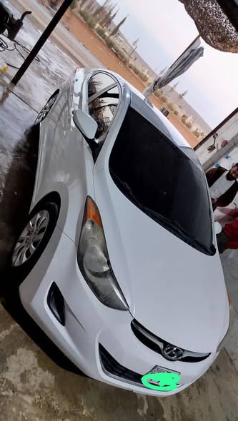 هيونداي افانتي 2011 - صورة 5