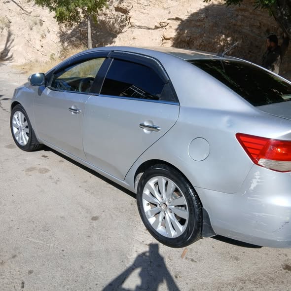 كيا فورتي 2011 - صورة 1