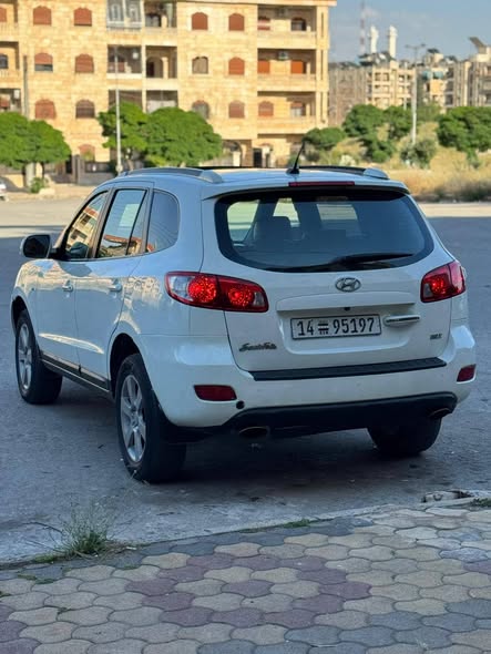هيونداي سنتافي 2009 - صورة 2