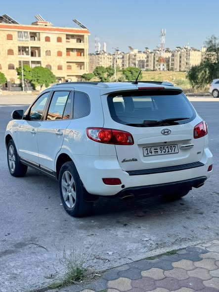 هيونداي سنتافي 2009 - صورة 5