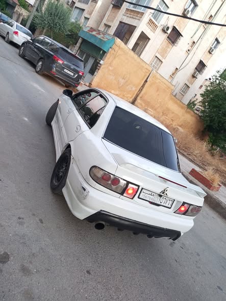 ميتسوبيشي لانسر 1991 - صورة 1