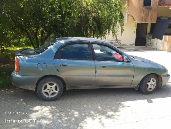 دايو لانوس 2002 - صورة 1