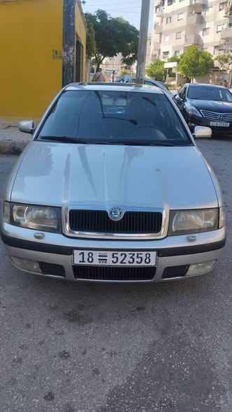 سكودا أوكتافيا 2002 - صورة 1