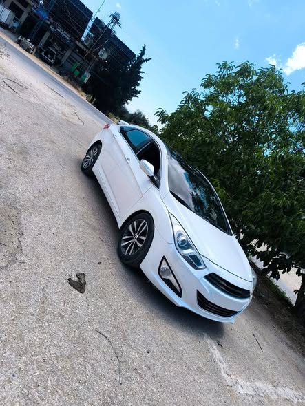 هيونداي i40 2012 - صورة 2