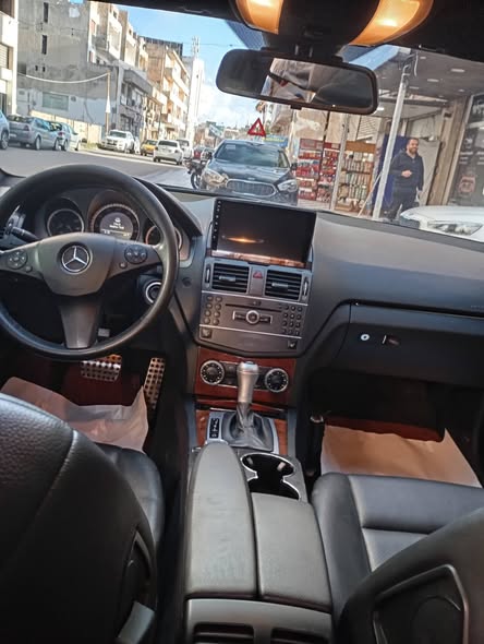 مرسيدس C300 2011 - صورة 2