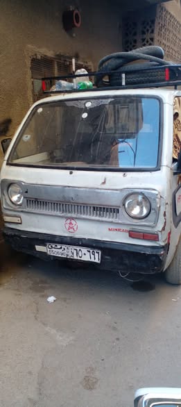 ميتسوبيشي مينيكاب 1977 - صورة 3