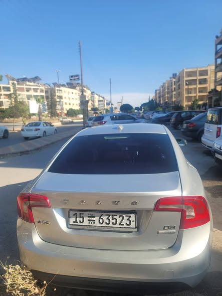 فولفو S60 2012 - صورة 2