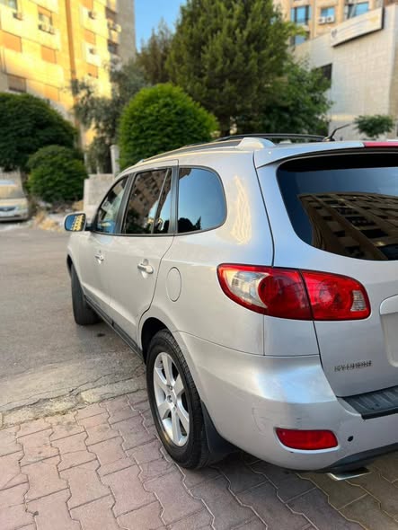 هونداي سنتفية 2009 - صورة 4