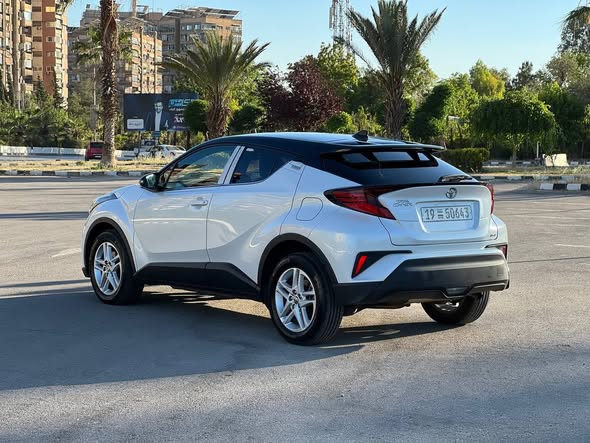 تويوتا C-HR 2023 - صورة 4