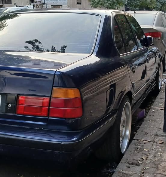 بي إم دبليو 525i 1992 - صورة 3