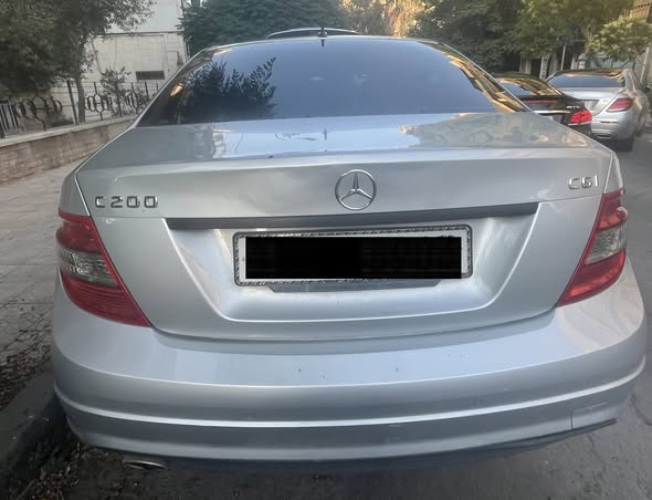 ميرسيدس C200 2013 - صورة 2