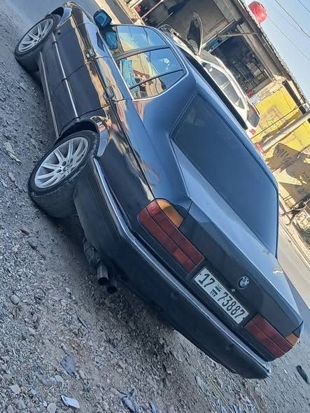 بي ام دبليو 7 Series 1992 - صورة 3