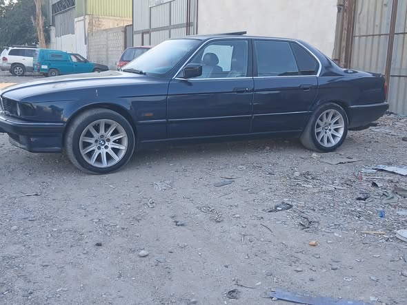 بي ام دبليو 7 Series 1992 - صورة 4